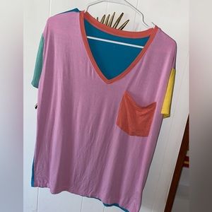 Adult Kyte Baby color block tee. Size small!